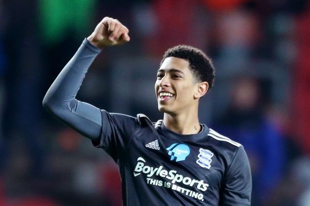 欧冠半场：马尤鲁失良机，巴黎暂0-0毕尔巴鄂竞技