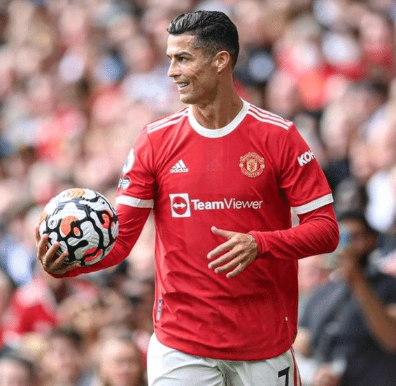 脚后跟停球+倒钩解围，阿拉伯杯上阿尔及利亚一后卫防守尽显球技