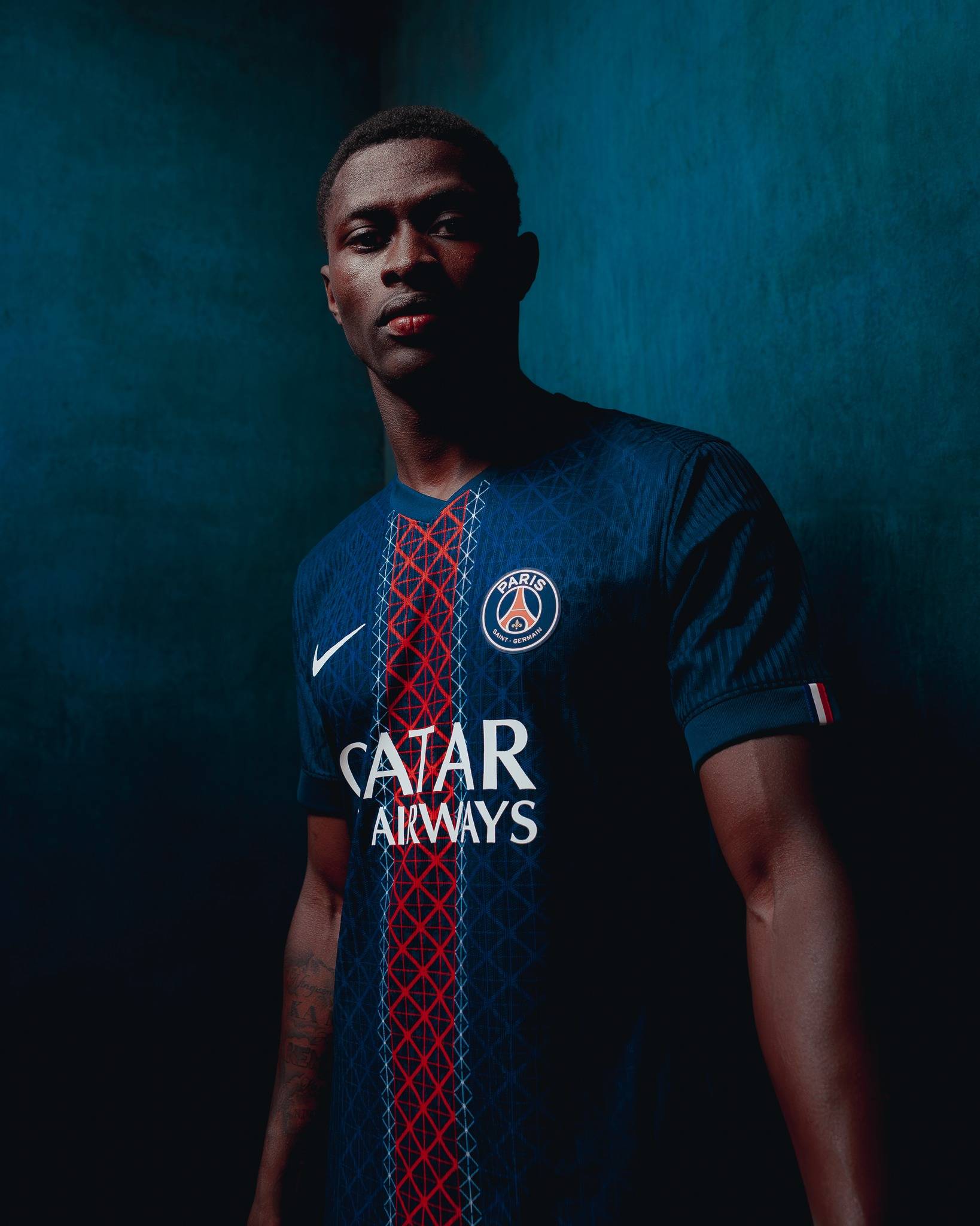 随着AC米兰3-2大逆转，意甲最新积分榜出炉：榜首易主+前三重洗牌