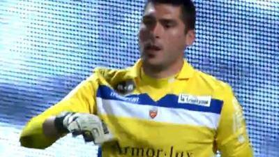 第四次，曼联错失进入欧冠区的机会。（曼联第四次与欧冠区擦肩而过）