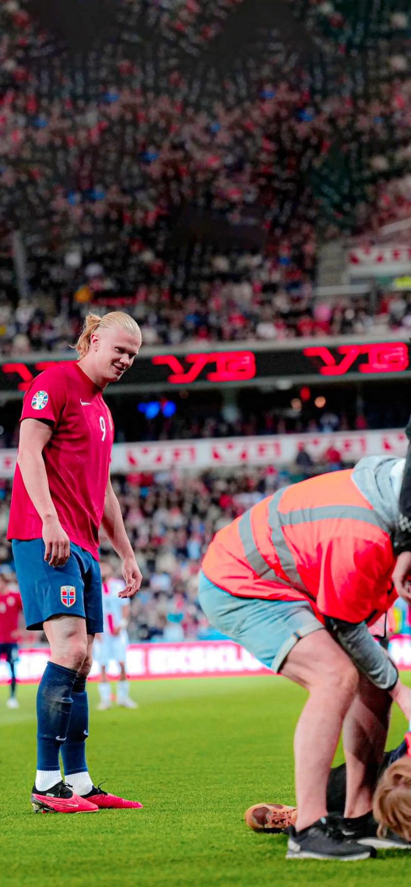 中超比赛回放：上海海港2-0战胜广州队,（中超集锦：上海海港2-0力克广州队）