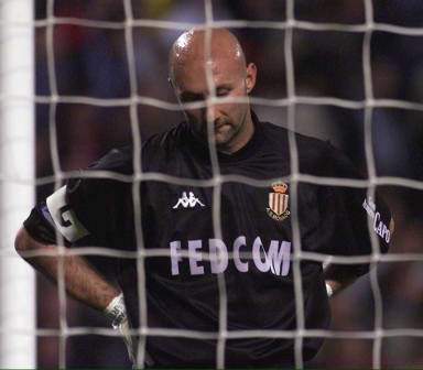 德甲战报：希克建功，卡尔布雷斯破门，勒沃库森3-1逆转莱比锡（德甲：勒沃库森3-1逆转莱比锡，希克与卡尔布雷斯相继破门）