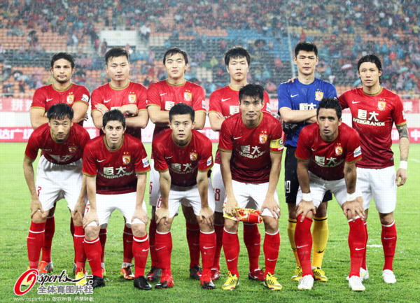 围绕着莱万与凯恩的转会传闻大家觉得拜仁会同意吗？