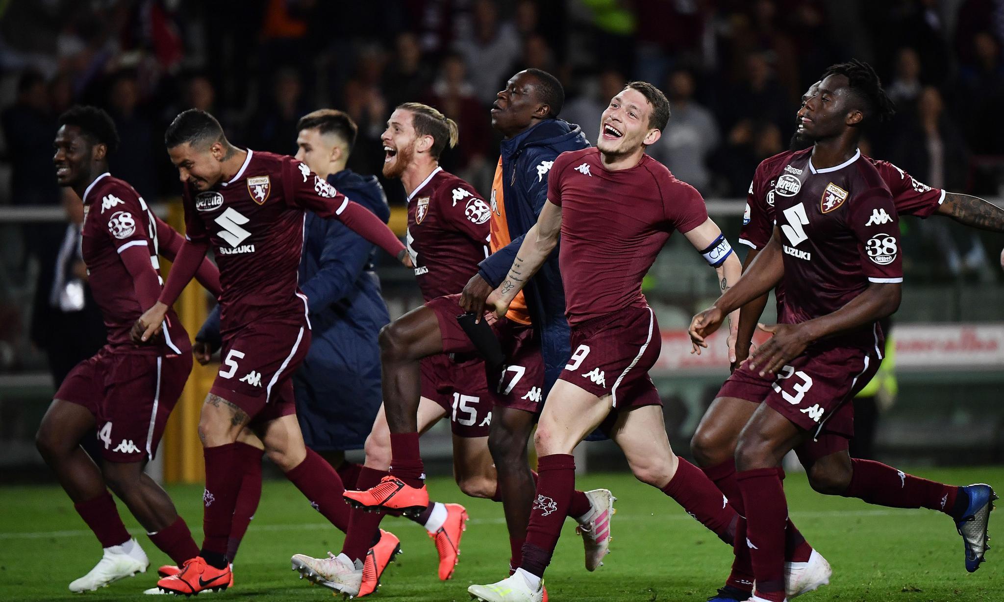 足球曼城豪取八连胜，瓜帅怒赞全队发挥完美