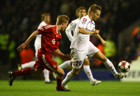 传闻：枪手、蓝军、红军、曼联和拜仁与卡马文加联系在一起