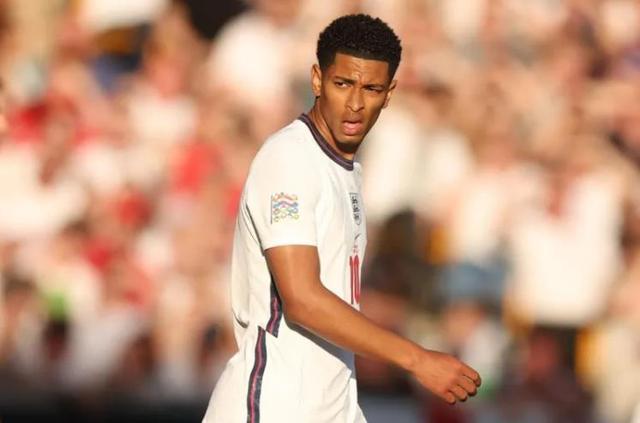 英超 阿森纳VS布伦特福德比分预测 积分排名与争冠形势：欧冠后遗症的考验（英超前瞻：阿森纳VS布伦特福德，比分预判与积分格局，欧冠消耗成关键考验）