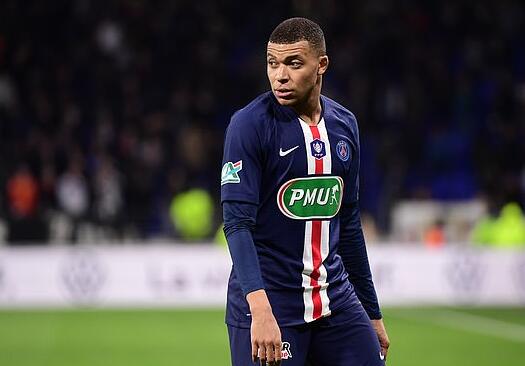 TA：多家豪门关注小将斯密特，阿尔克马尔对其估价约6000万欧