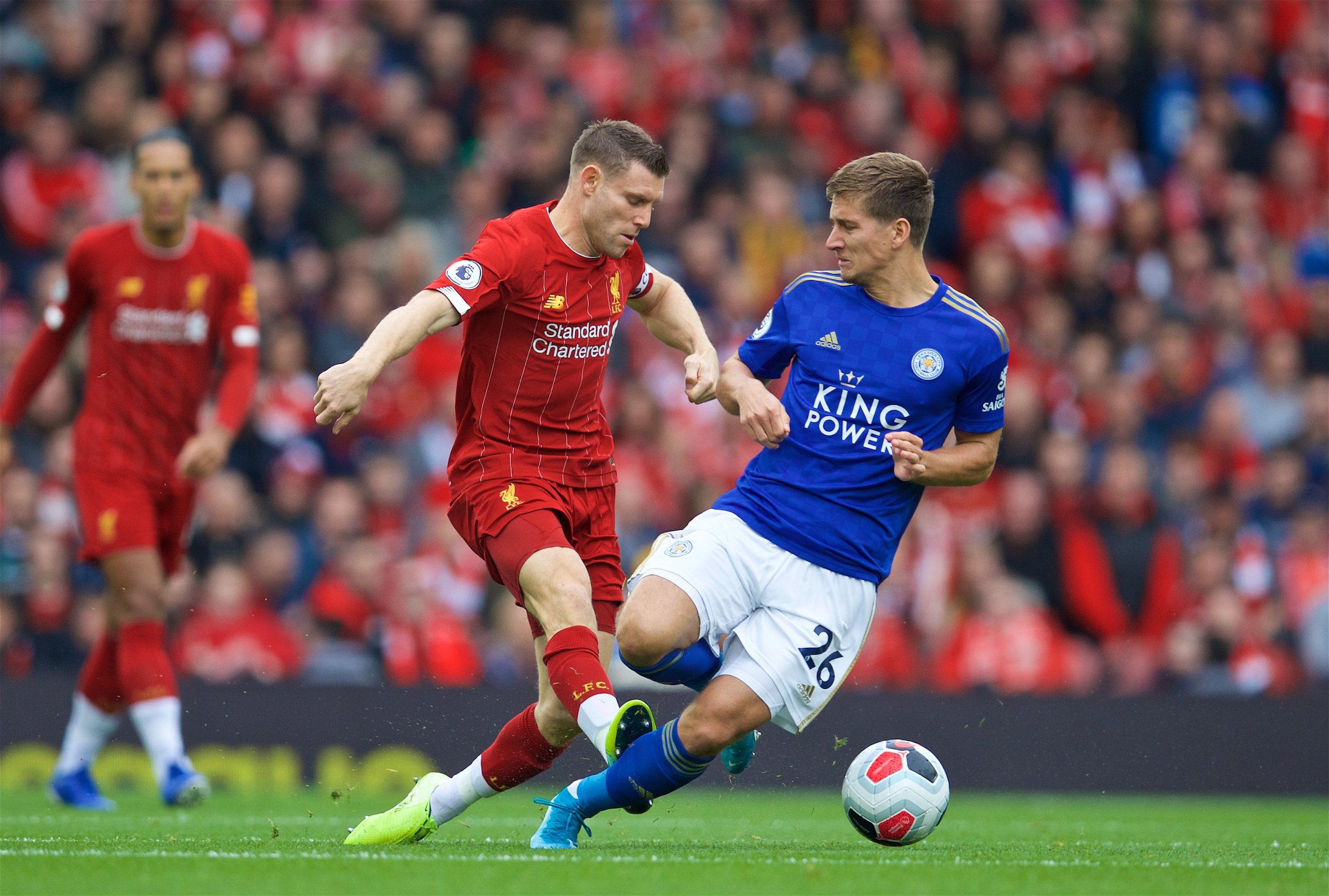 射门时速：眨眼之间，电光火石！没有什么比目睹球员...（风驰电掣的射门：一瞬即发，震撼全场）